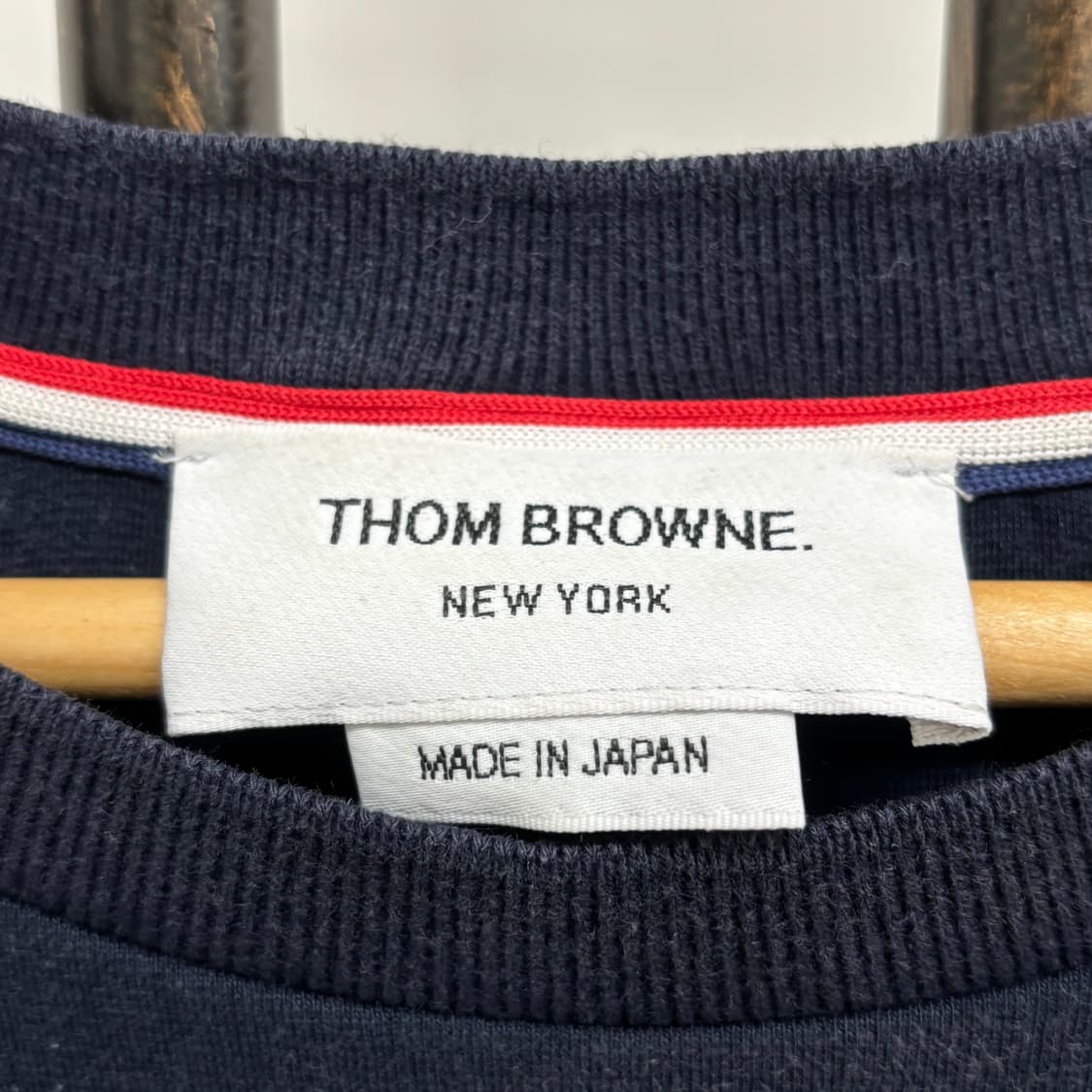 [4]톰브라운 사선완장 반팔티 상품이미지4