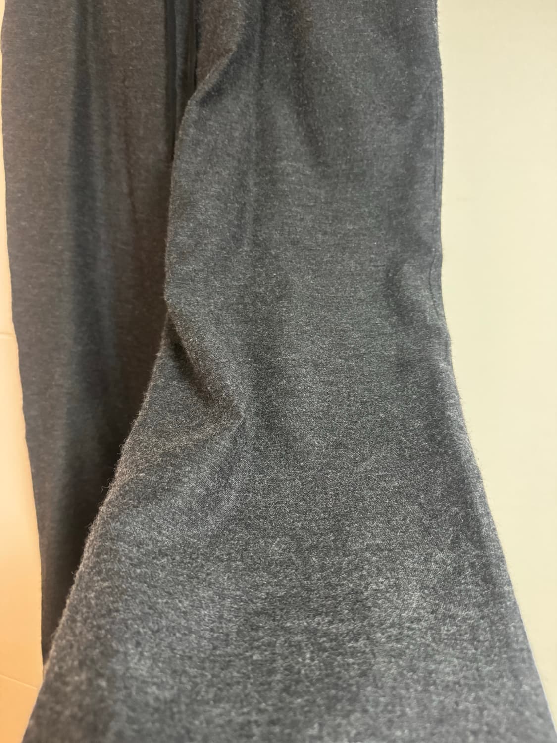 코모리 23AW 캐시미어 실크 드로우스트링 팬츠 3사이즈 팝니다 상품이미지4