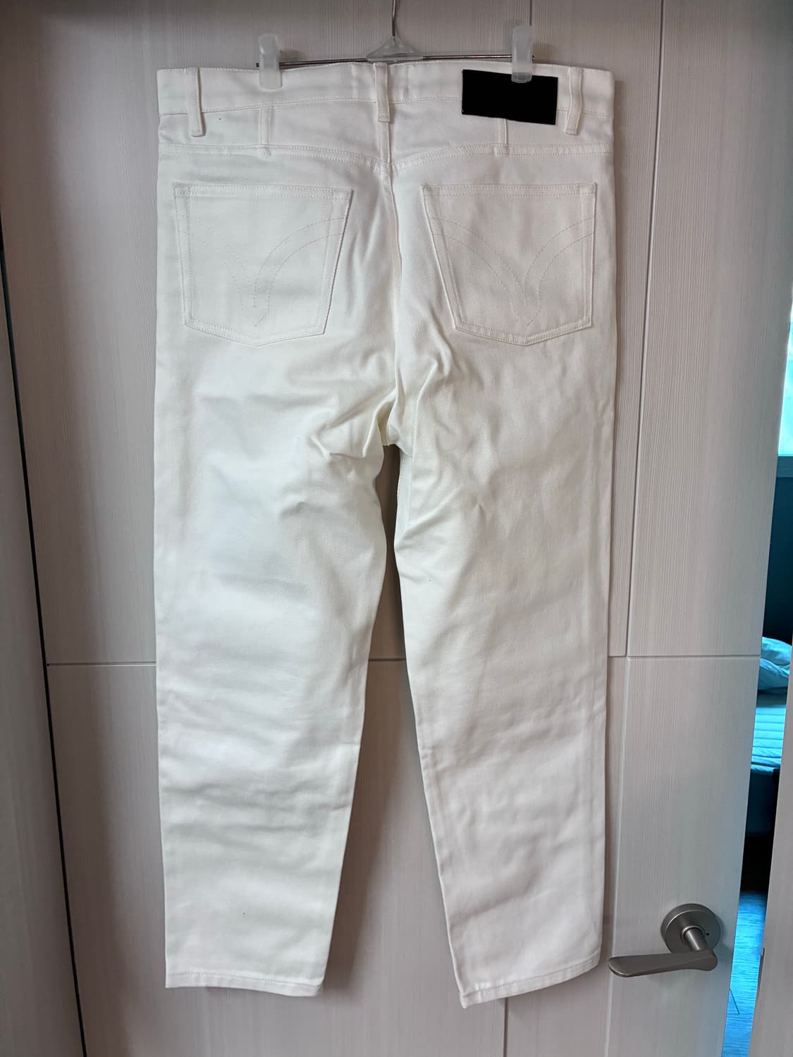 새제품) 아미 Tapered Jeans 회이트 데님 팬츠 상품이미지4