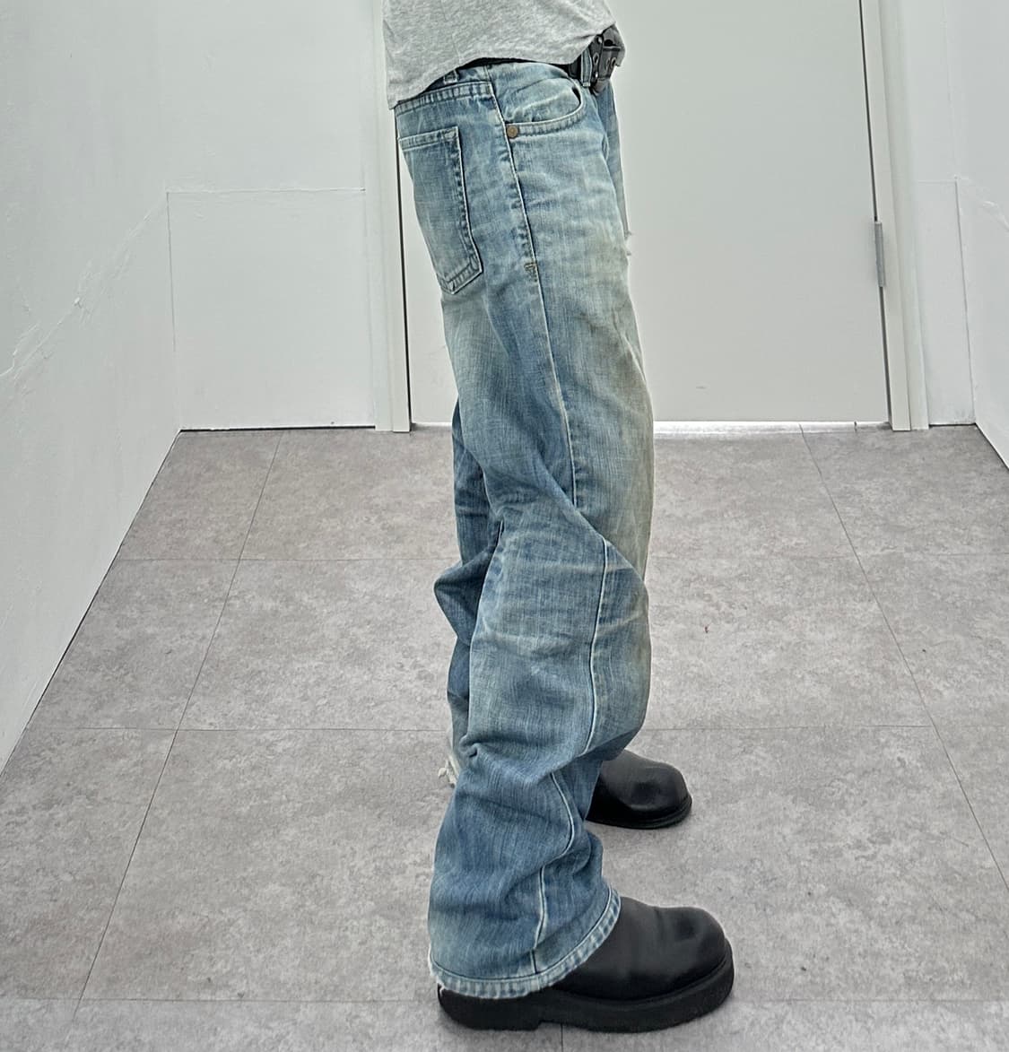 Guess destroyed denim sagging jeans  상품이미지3