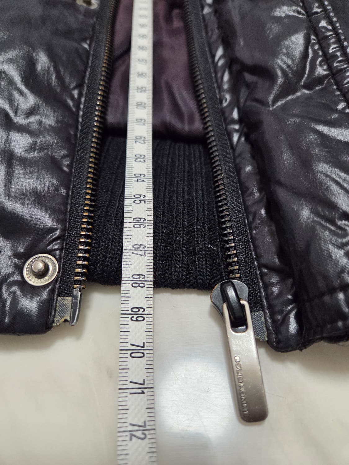 솔리드옴므 유광 지퍼디테일 다운패딩 상품이미지8