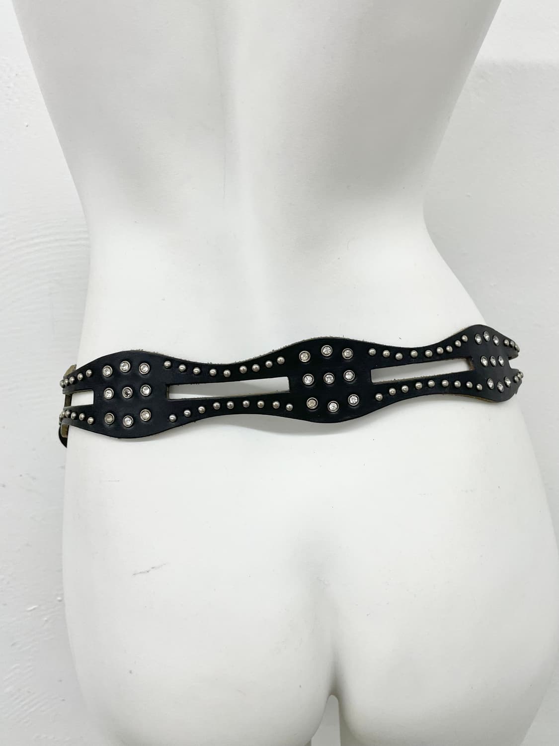 리얼레더 절개 펀칭 디테일 버클 벨트 상품이미지6