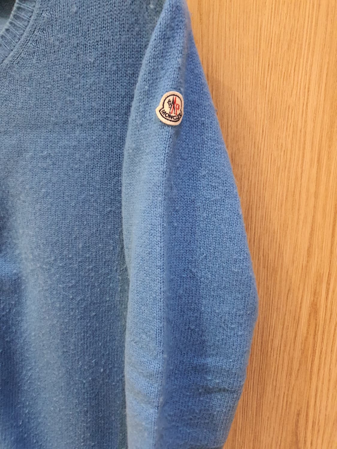 몽클레어 블루 라운드넥 100%울 니트 판매합니다! 상품이미지2