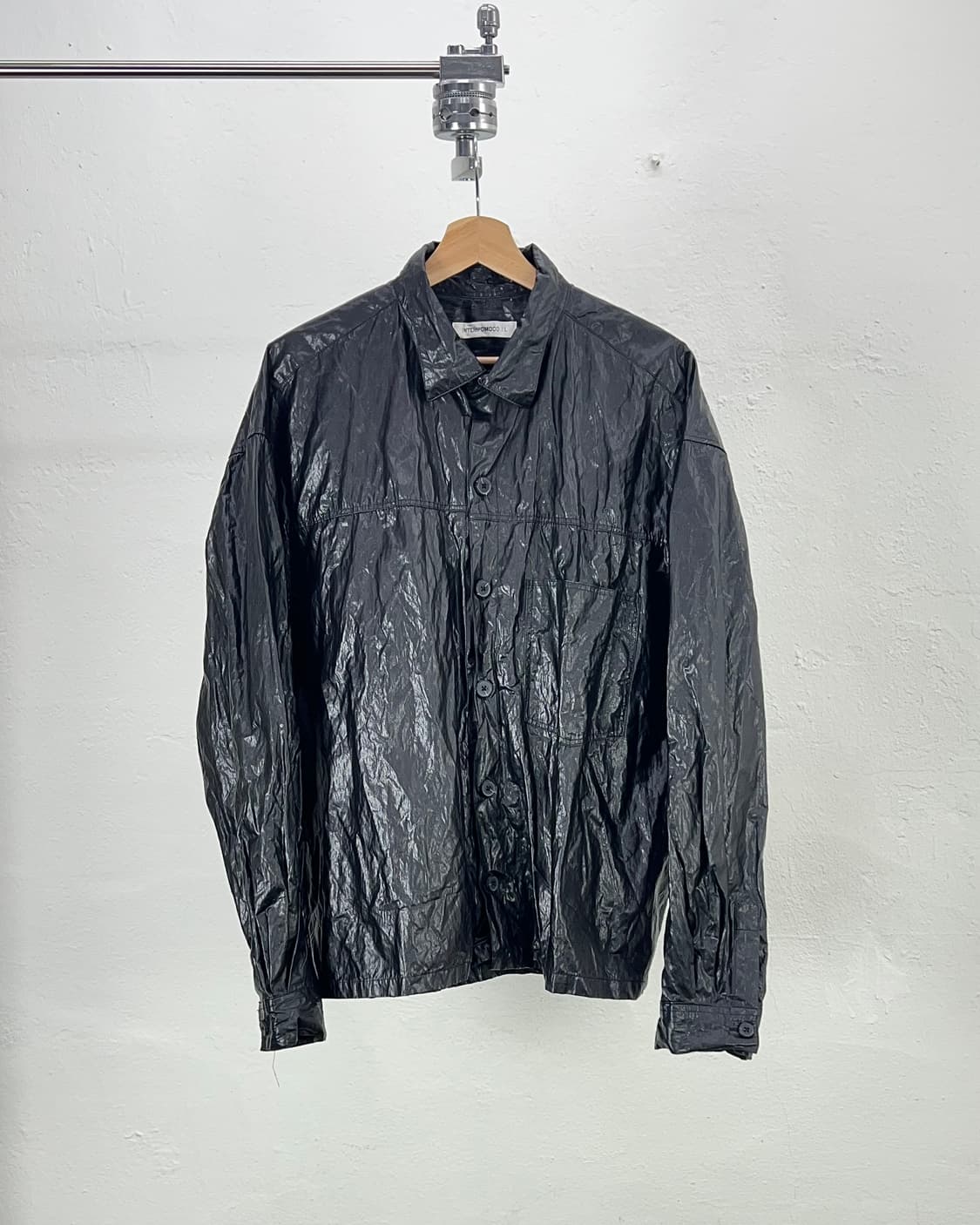 인템포무드 블랙 링클 디포머 아웃핏 셔츠 상품이미지1