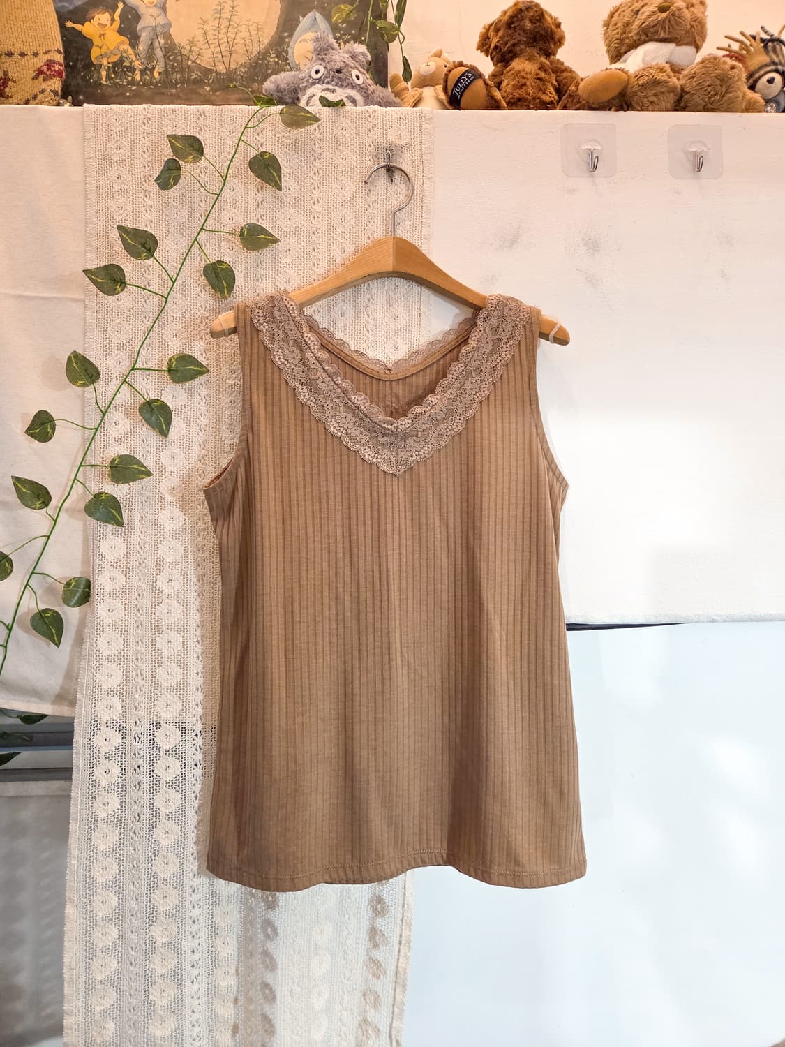 레이스 디테일 나시 상품이미지1