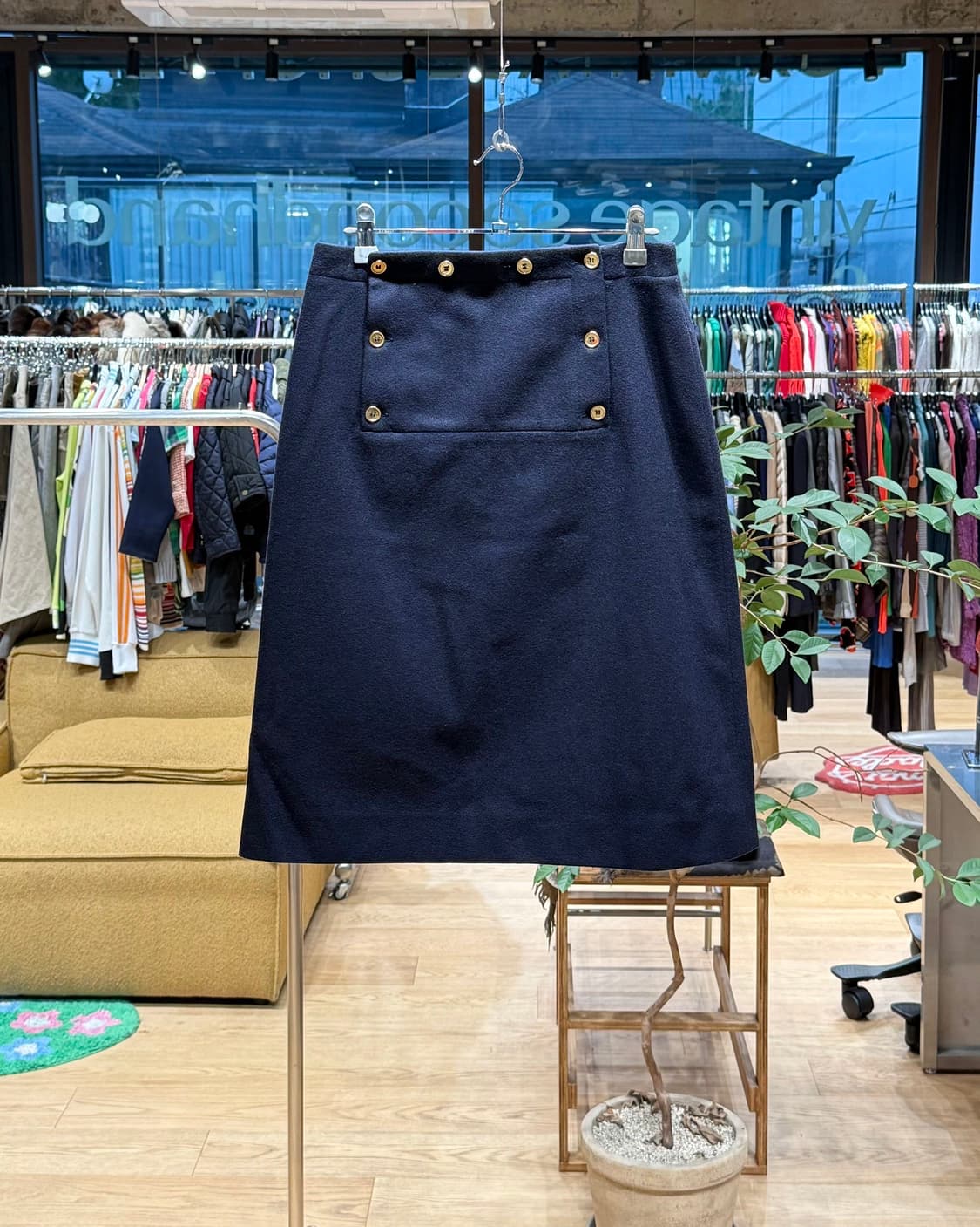 셀린느 네이비 골드 버튼 미디스커트  상품이미지1