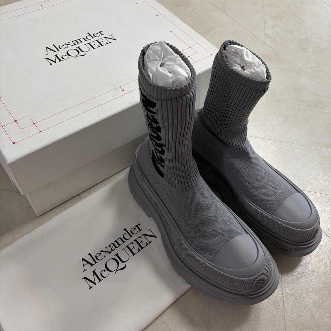 [새상품]알렉산더맥퀸 그래피티 니트 트레드 슬릭 부츠 그레이 상품이미지3