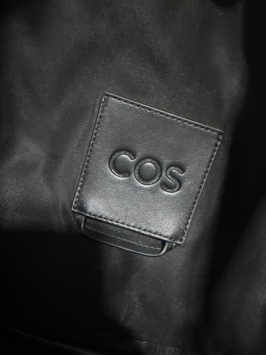 코스 슬라우치 토트백 상품이미지5