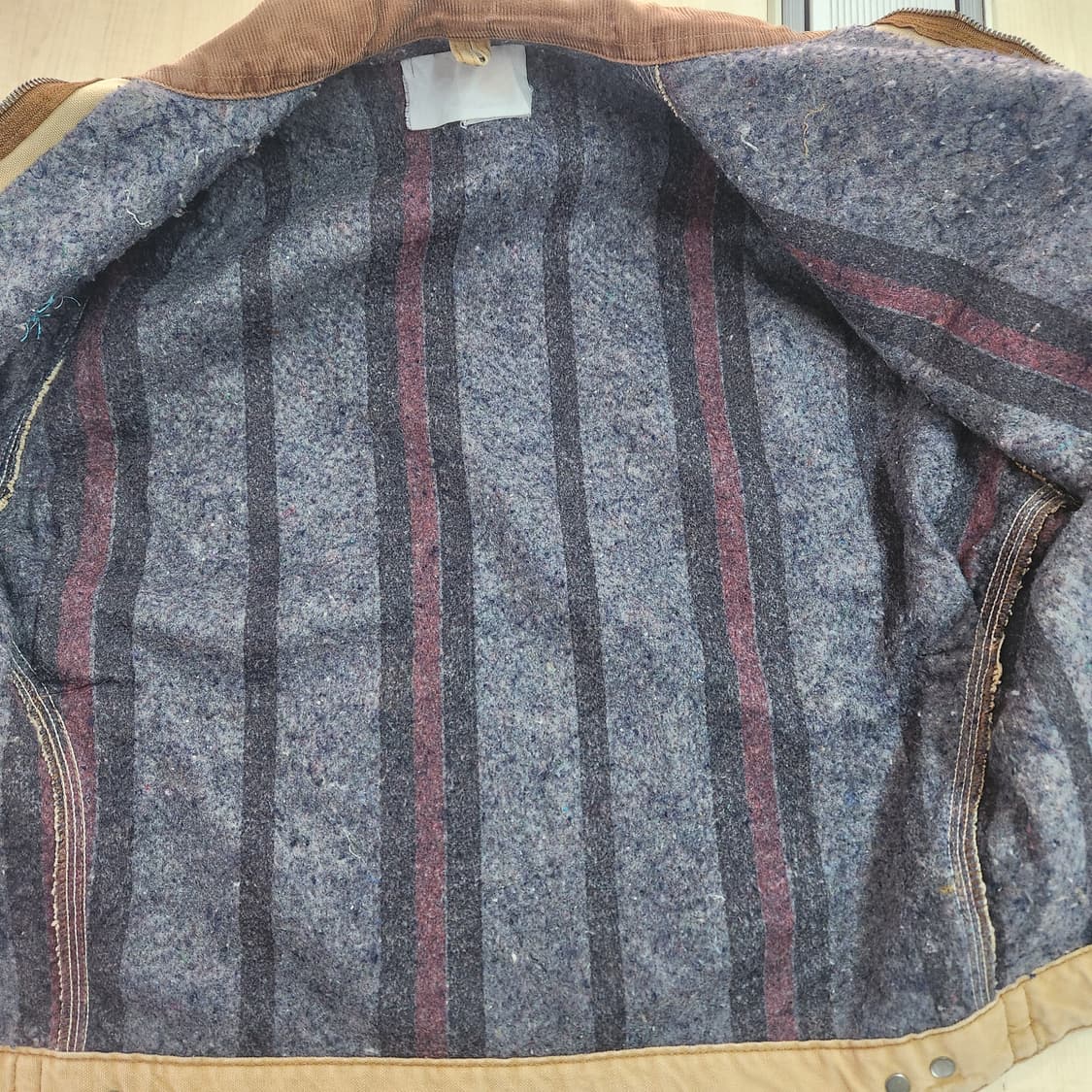 칼하트 디트로이트 자켓 j001판매합니다 상품이미지5