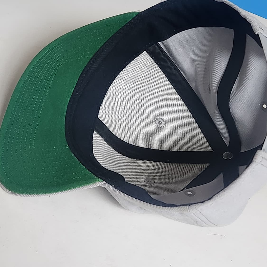 p1-3:🧢 나이키 스우시 플랫캡 — 스트릿 씹어먹는 간지템 상품이미지4