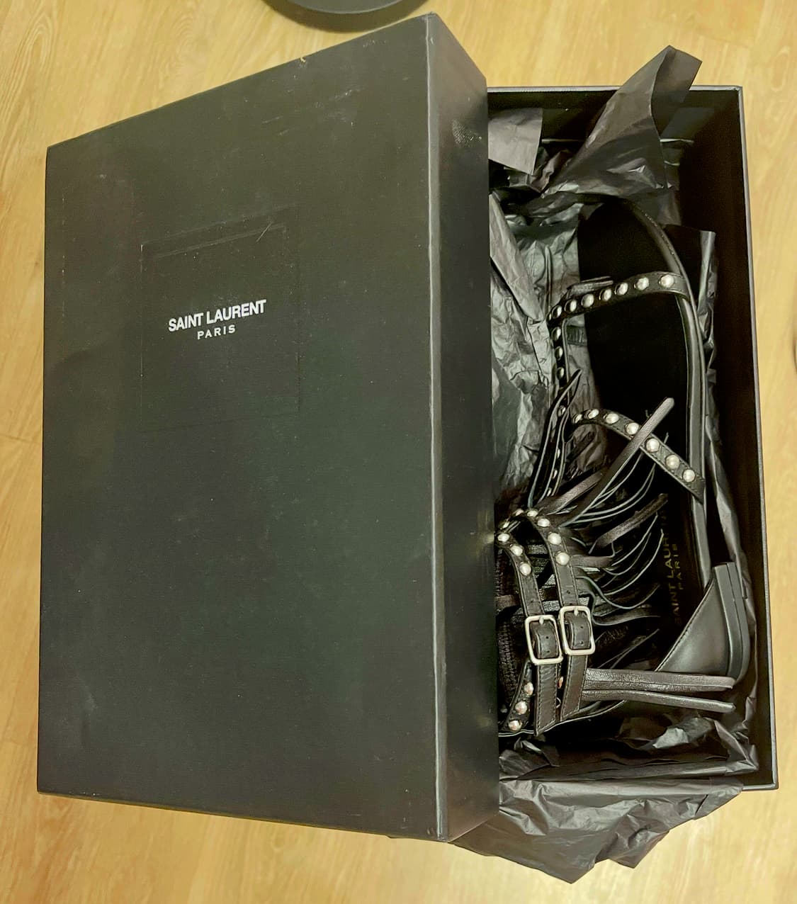 생 로랑Saint Laurent스터드 프린지 가죽 플랫 샌들 (36.5) 상품이미지8