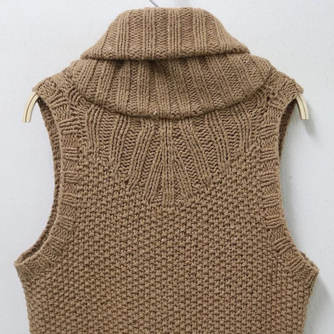 LOYTAA 니트 하이넥 꽈배기 베스트 63722 상품이미지7