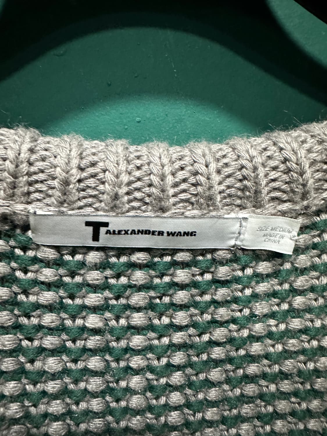 알렉산더왕 그린 브이넥 니트 스웨터 상품이미지3