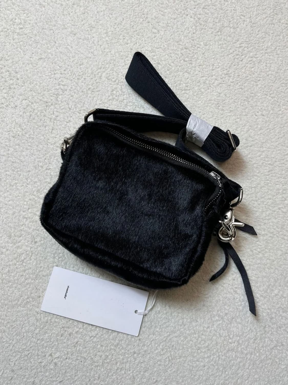 비바스튜디오 20AW 카프 레더 송치 미니 크로스백 A1693 상품이미지1