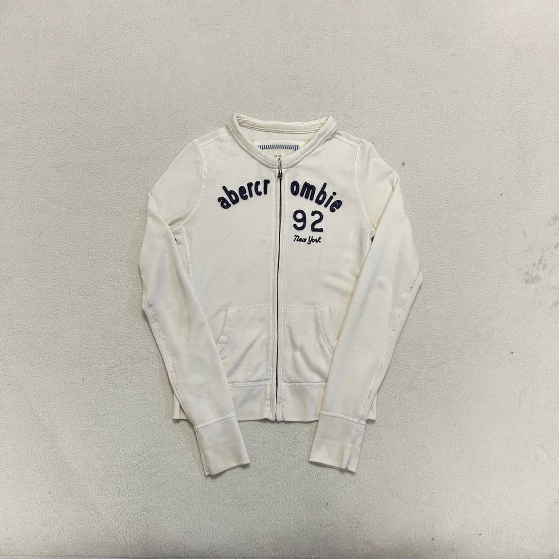 Abercrombie white zip-up 상품이미지4