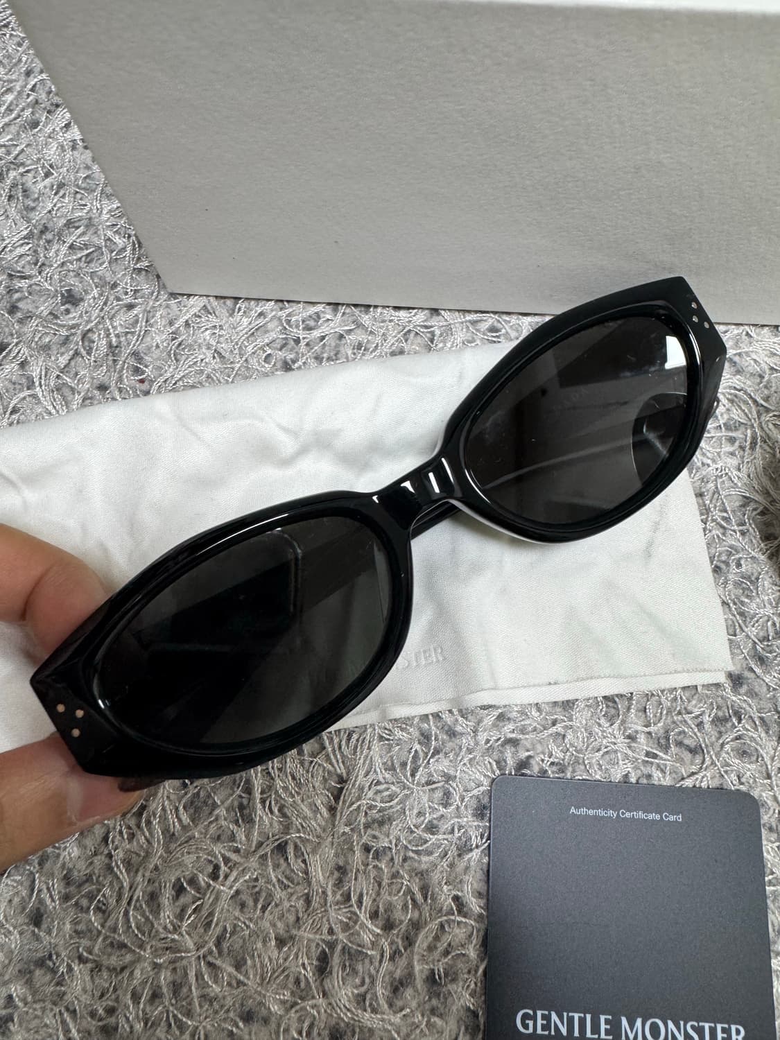젠틀몬스터 다다 선글라스 블랙 상품이미지8