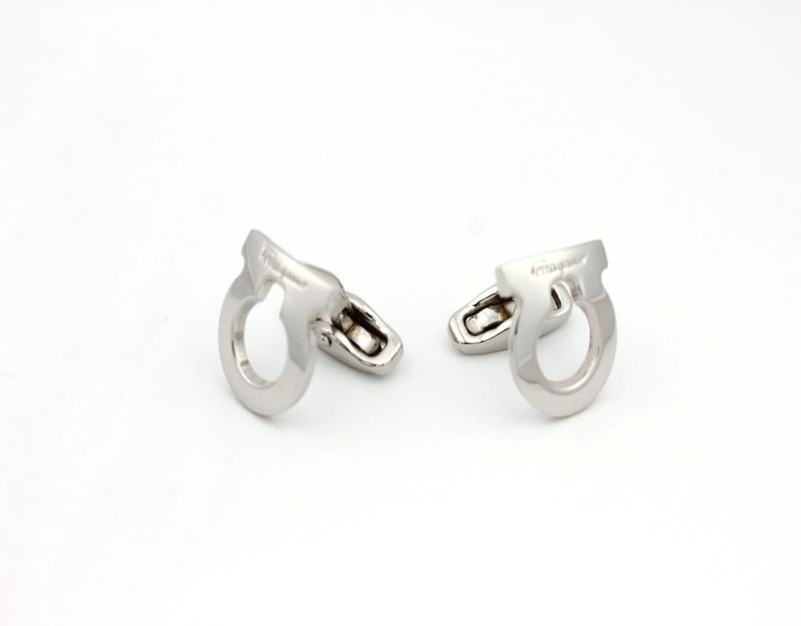 페라가모 A-등급 간치니 유광 남자 명품 커프스 상품이미지3