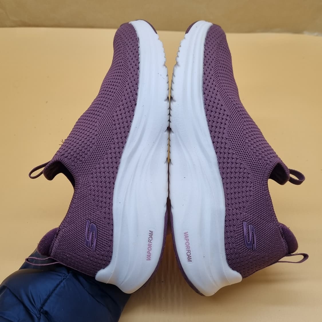 스케쳐스 베이퍼폼 여성슬립온235 상품이미지5