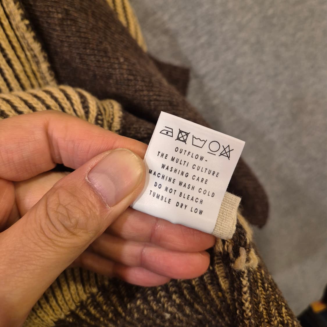 FREE(착샷잇음) 브라운 줄무늬 집업니트  상품이미지6