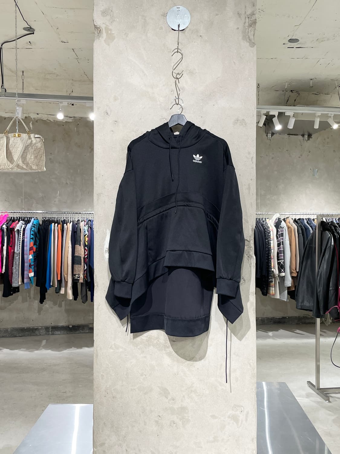 아디다스 x j koo 블랙 파이어버드 인시전 스트링 후디 상품이미지1