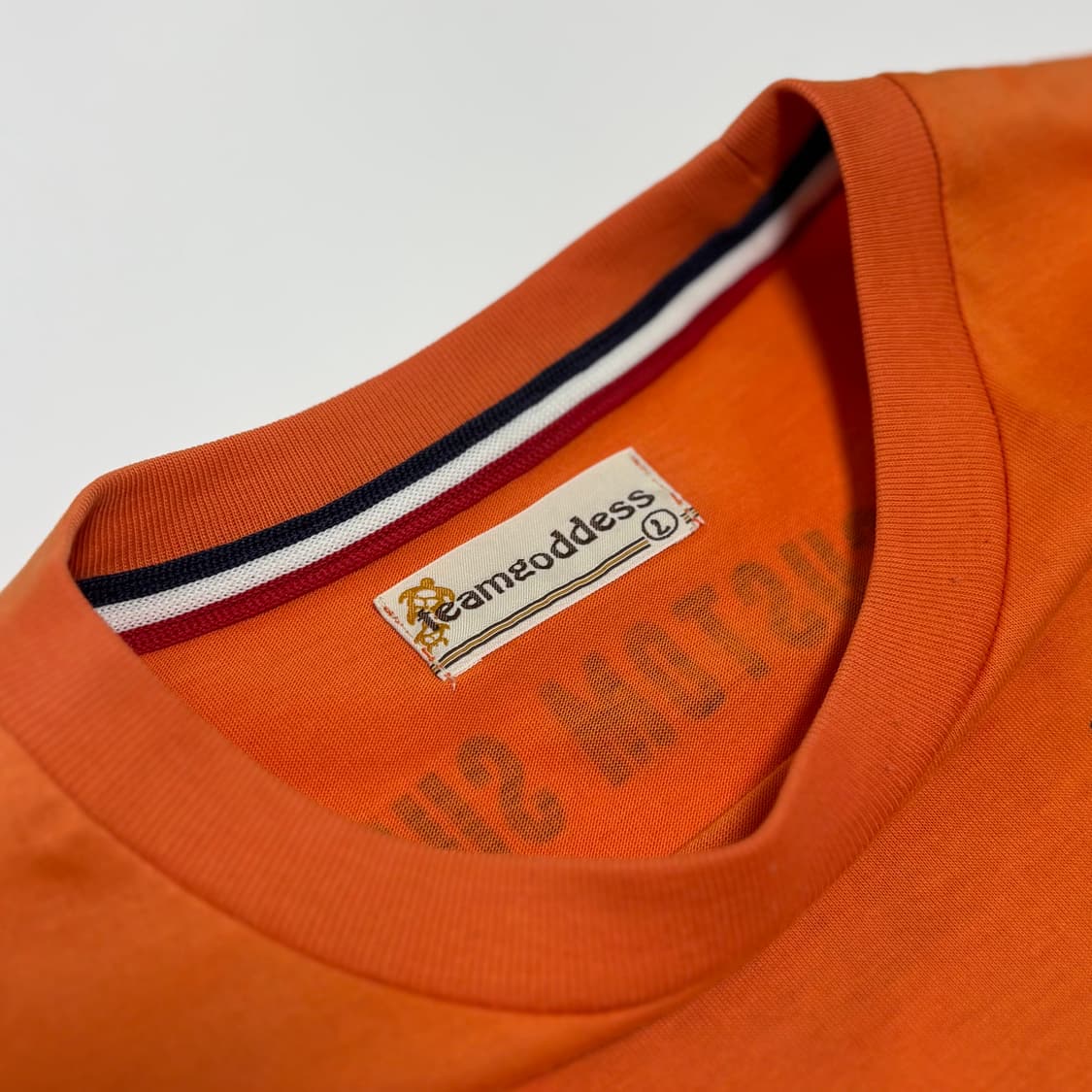 고데스 클래식 터틀 그래픽 오렌지 반팔 티셔츠 상품이미지2
