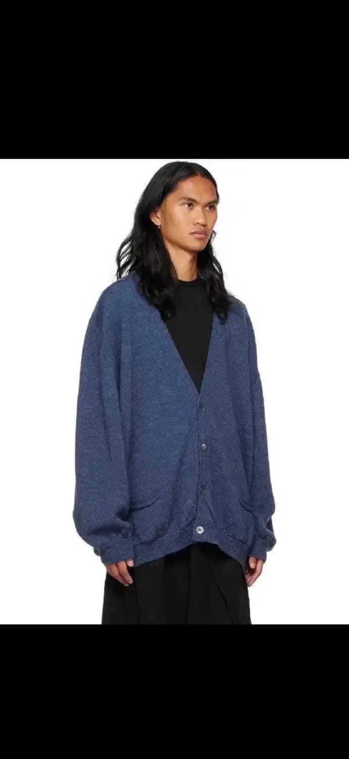 마리아노 MAGLIANO 로고 자카드 브이넥 울 가디건 블루 상품이미지4