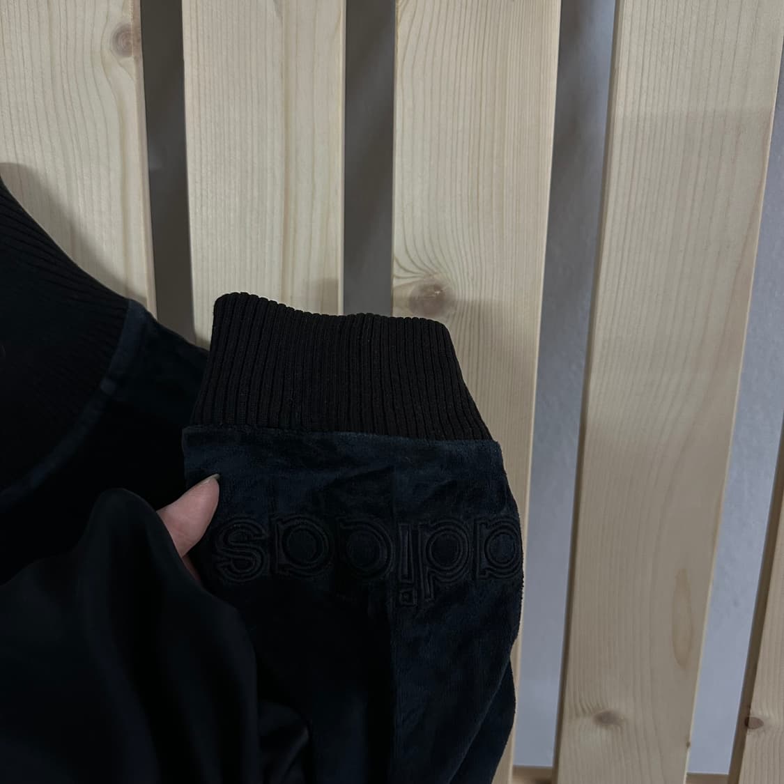 (S) 아디디스 블랙 벨벳 트랙 자켓 상품이미지5