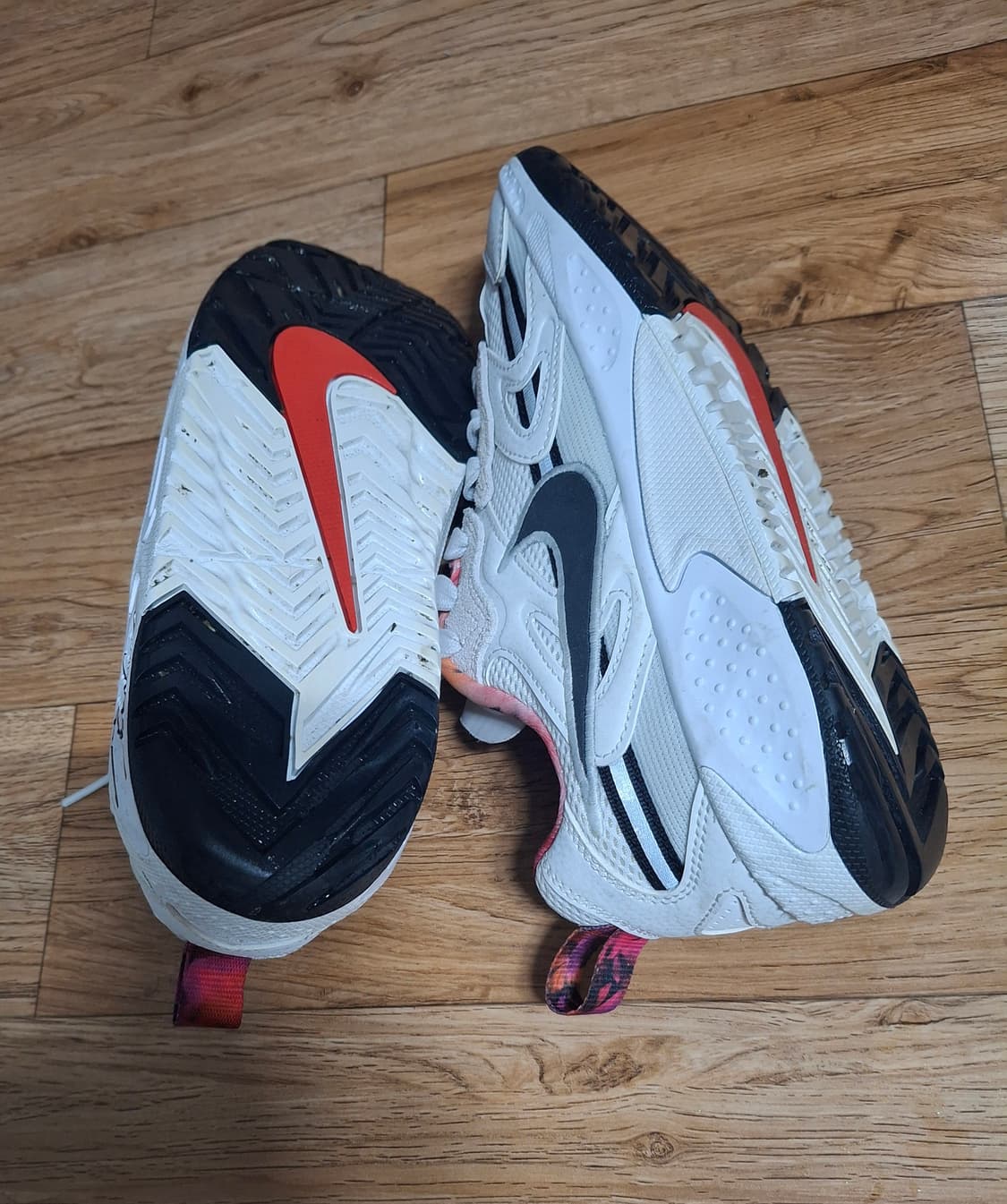 나이키 여성 퓨추라잼트레인 일렉트릭 245 상품이미지6