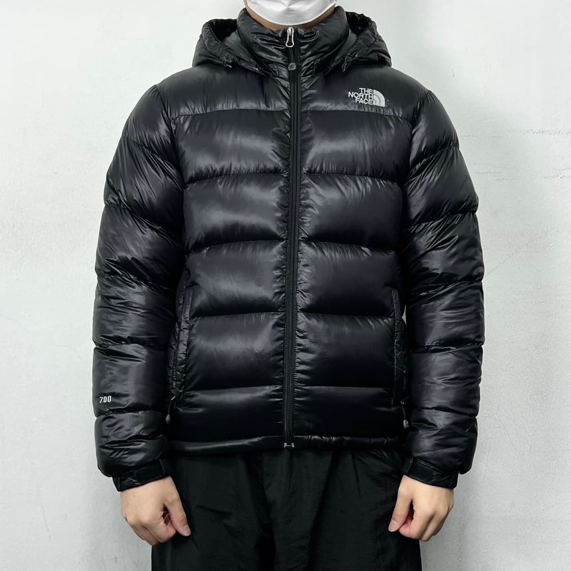 노스페이스 로고 700 유광 후드 점퍼 자켓 블랙 상품이미지2