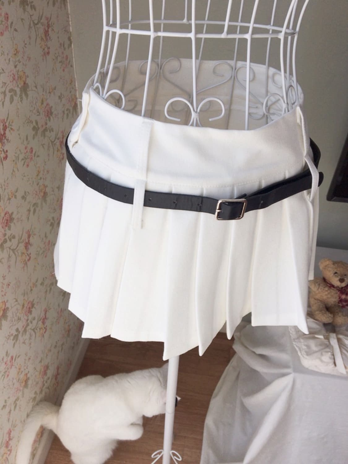 벨트 플리츠 미니 스커트 팬츠 화이트 상품이미지3