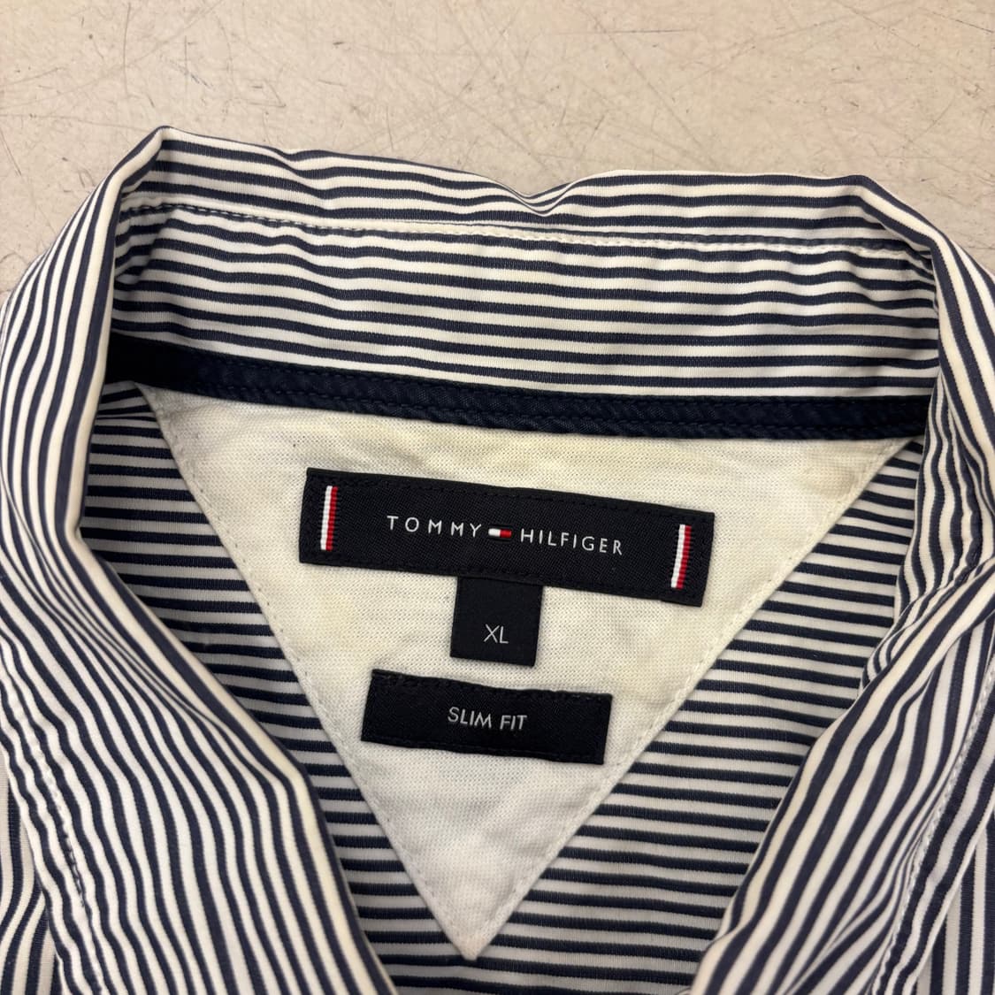타미 힐피거 스트라이프 슬림핏 셔츠 상품이미지3