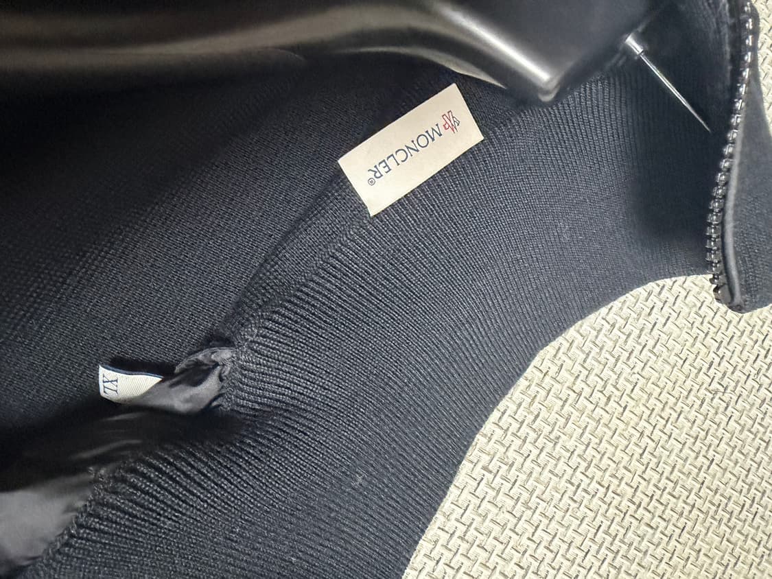 정품 몽클레어 김현우 니트패딩 XL 블랙 상품이미지3
