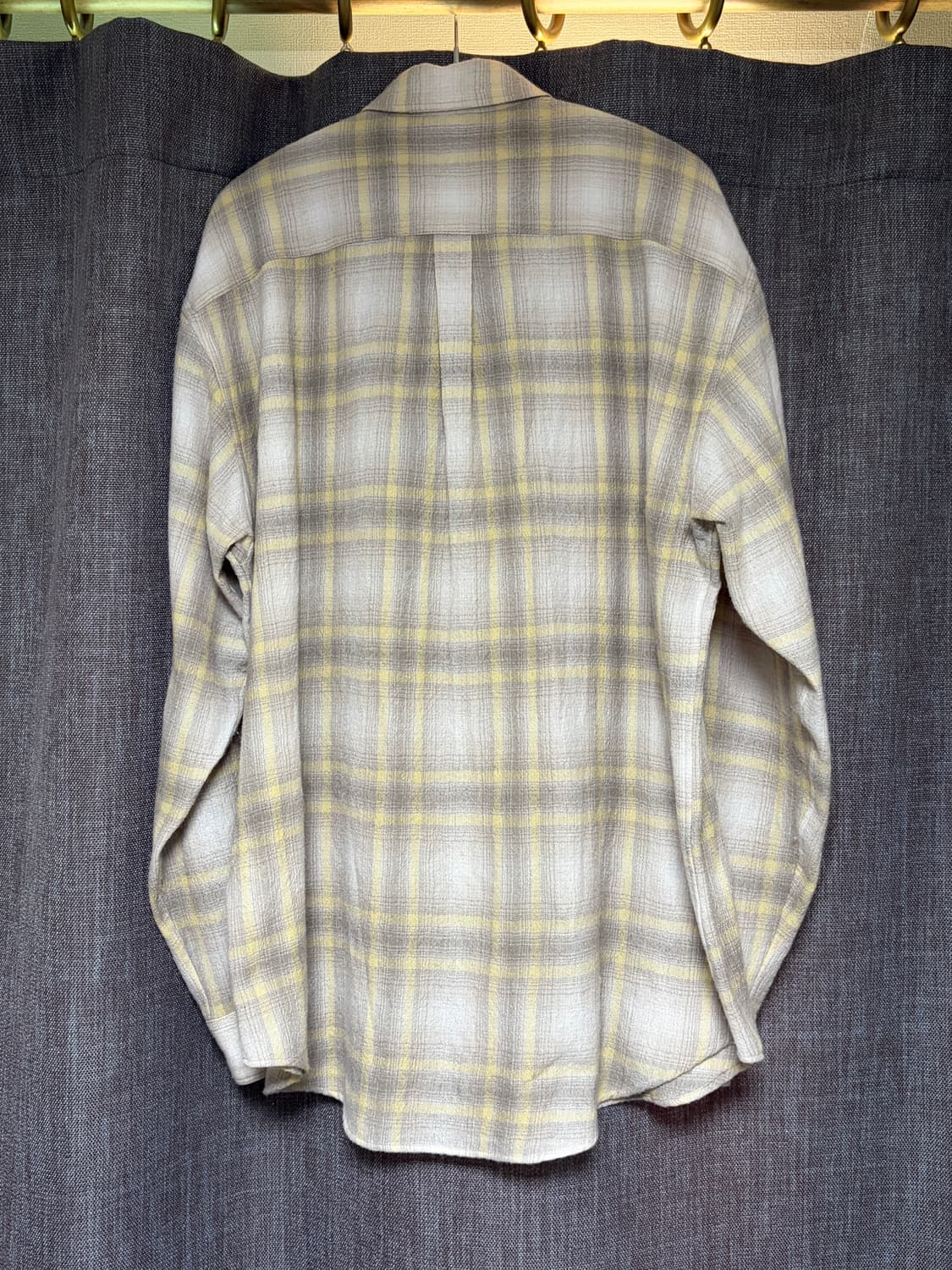 오라리 24aw 에어리 울 셔츠 옐로우 그레이 체크 4사이즈 판매합니다. 상품이미지3