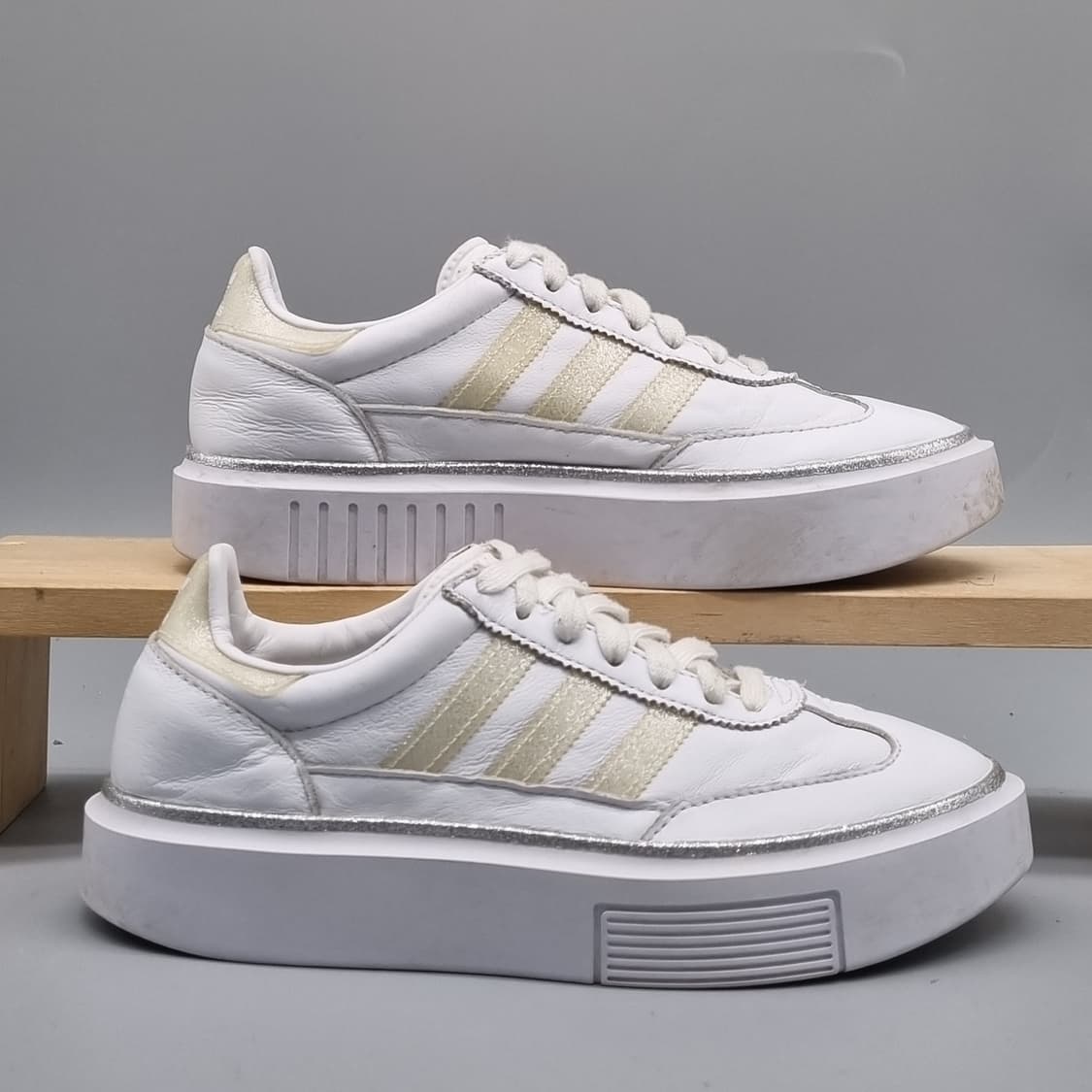 아디다스 슈퍼슬릭 여성운동화230 상품이미지1