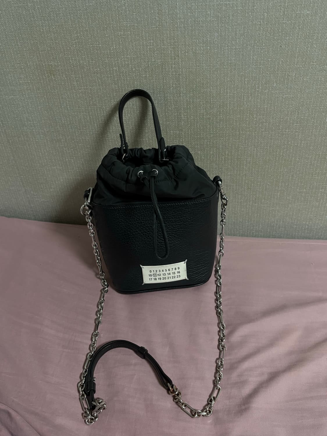 메종마르지엘라 5ac 버킷뱃 블랙 상품이미지1