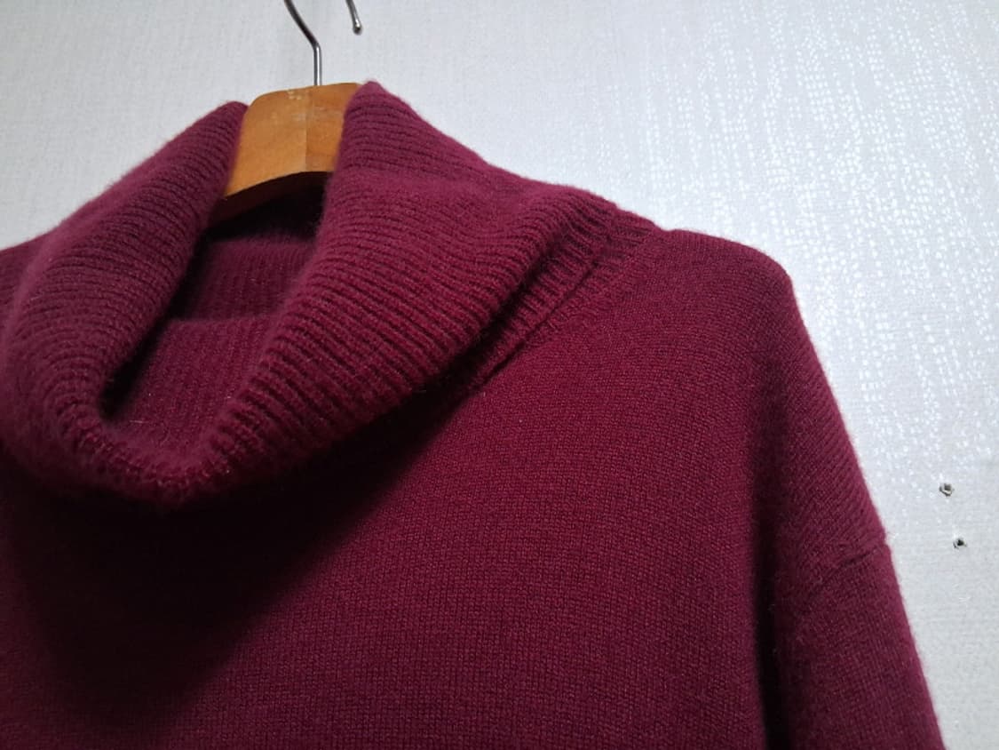 유니클로 100%퓨어 캐시미어 터들넥 폴라티 77 와인칼라 버건디
일본수 상품이미지4