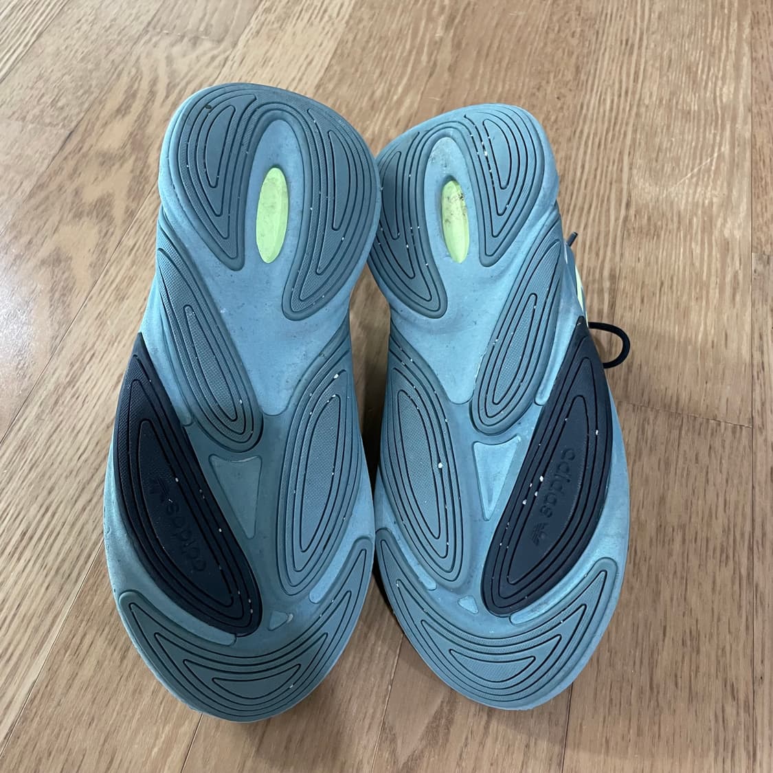 아디다스 오젤리아 스니커즈 235 상품이미지7