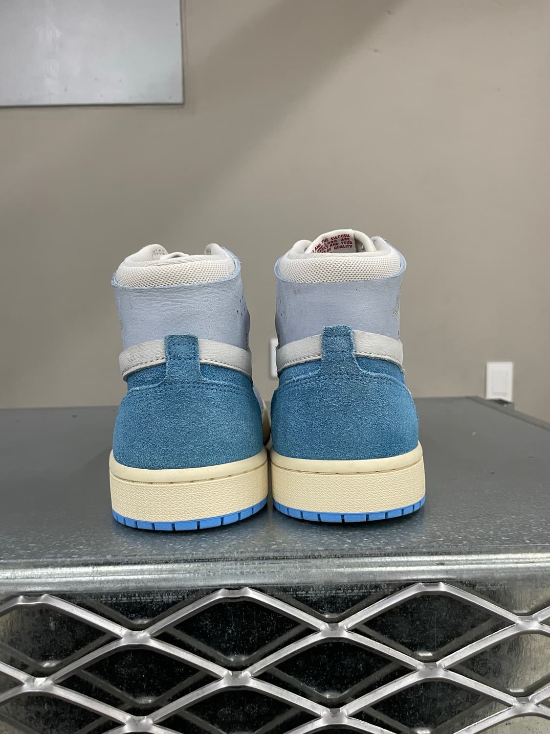 나이키 에어 조던 1 줌 에어 컴포트 2 팬텀 유니버시티 블루 245 상품이미지3