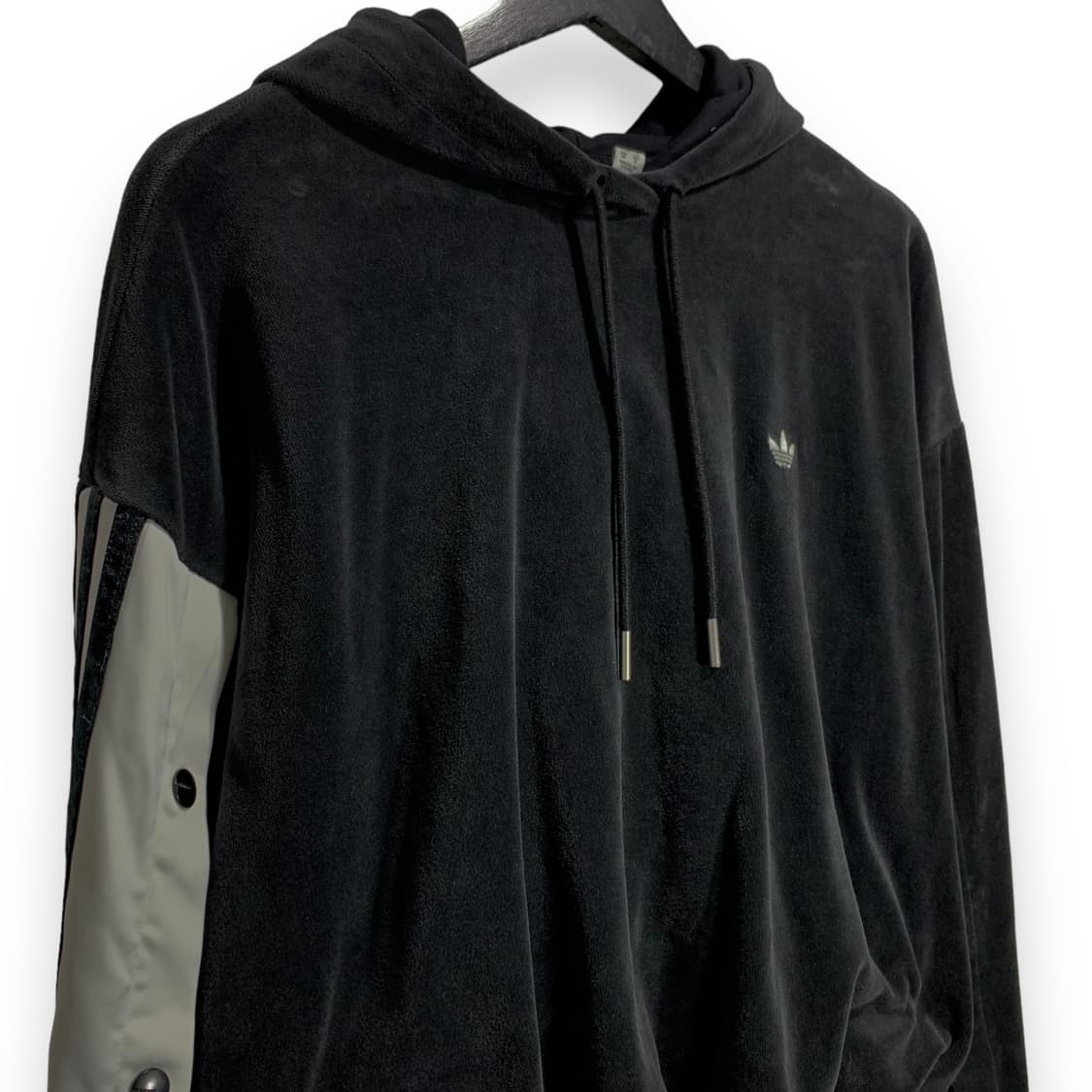아디다스 벨벳 스냅버튼 후드티 상품이미지3