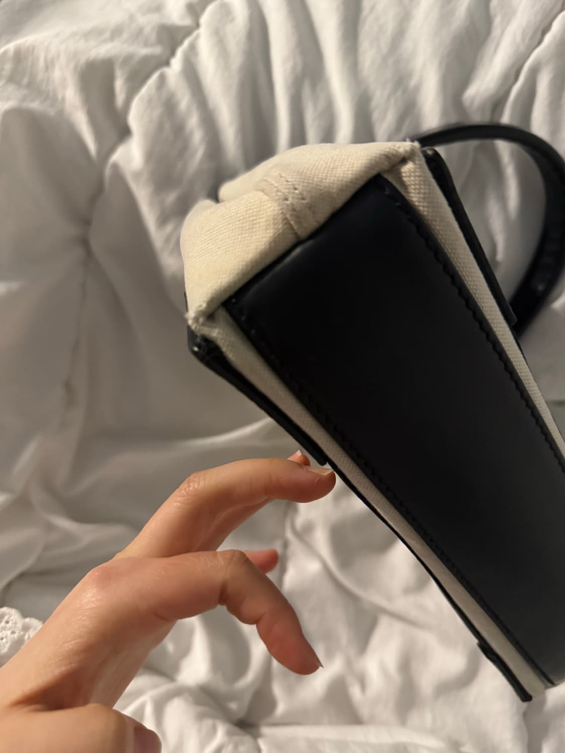 발렌시아가 카바스백 xs 상품이미지2