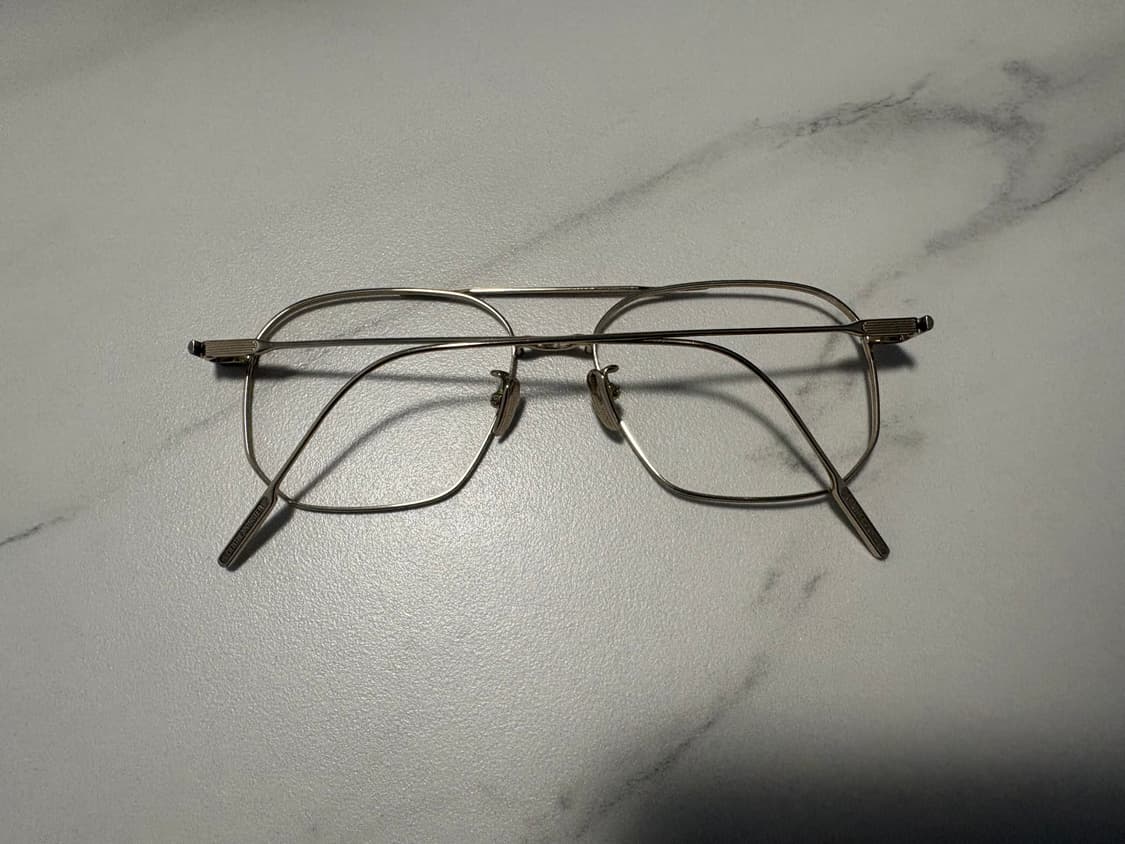 젠틀몬스터 세일러031 투브릿지 금테 안경  상품이미지5