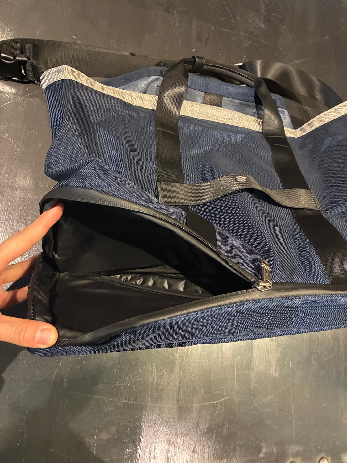 투미 알파 캐리올 토트백 네이비 상품이미지7