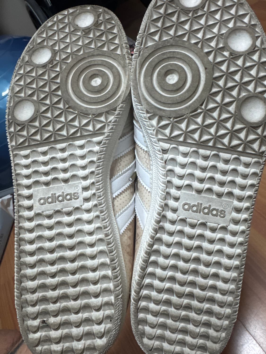 아디다스 삼바 원더 화이트 레거시 버건디 판매합니다. 상품이미지5