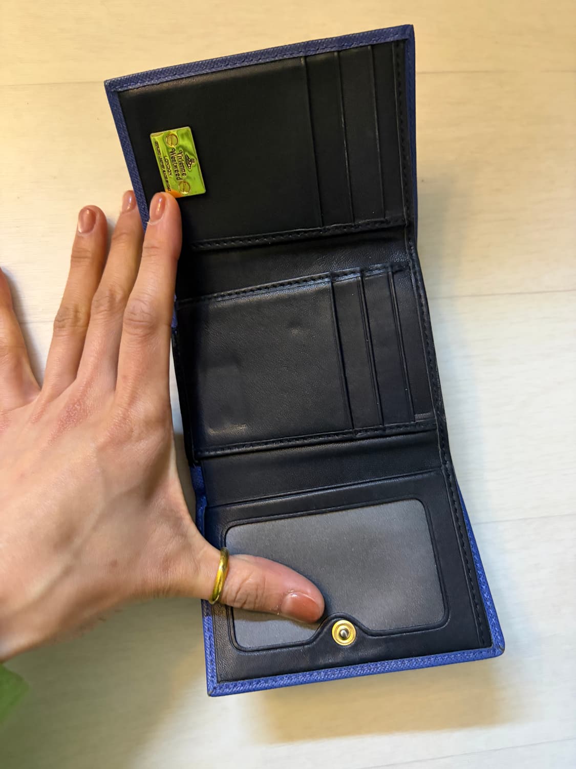  비비안웨스트우드 반지갑 정품  상품이미지3