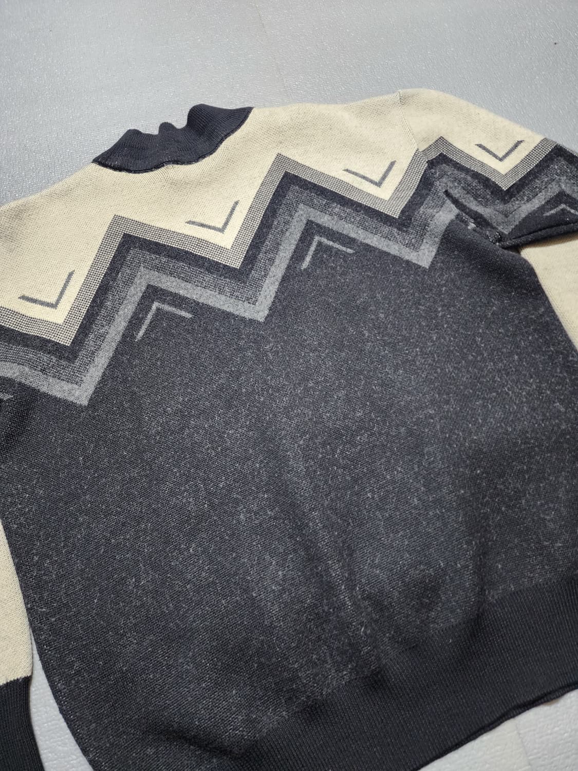 카스텔바쟉 미키마우스 패턴 니트 상품이미지5