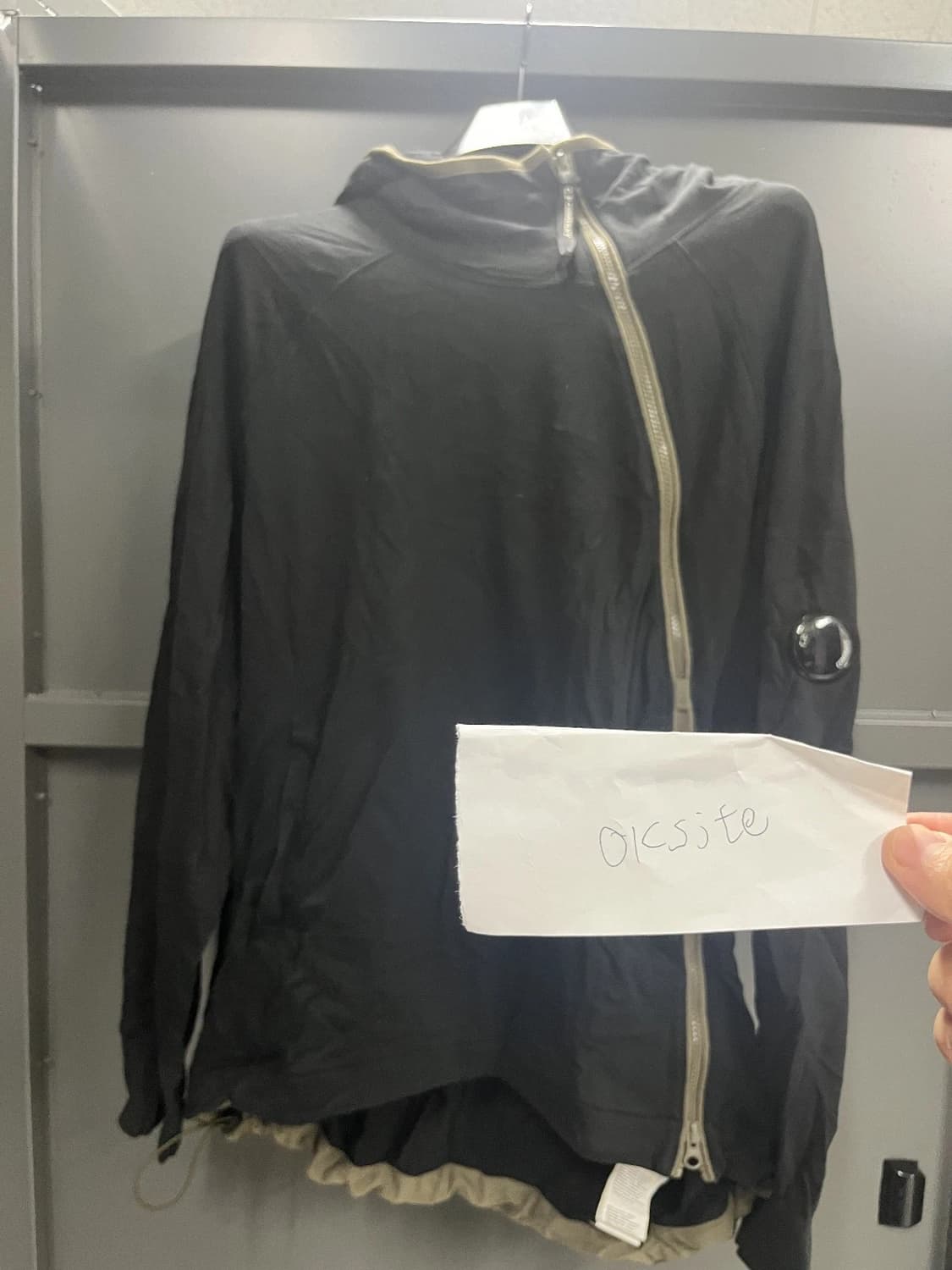  C.P. 컴퍼니 아티큘레이티드 집 암 렌즈 크루 스웨트 상품이미지2