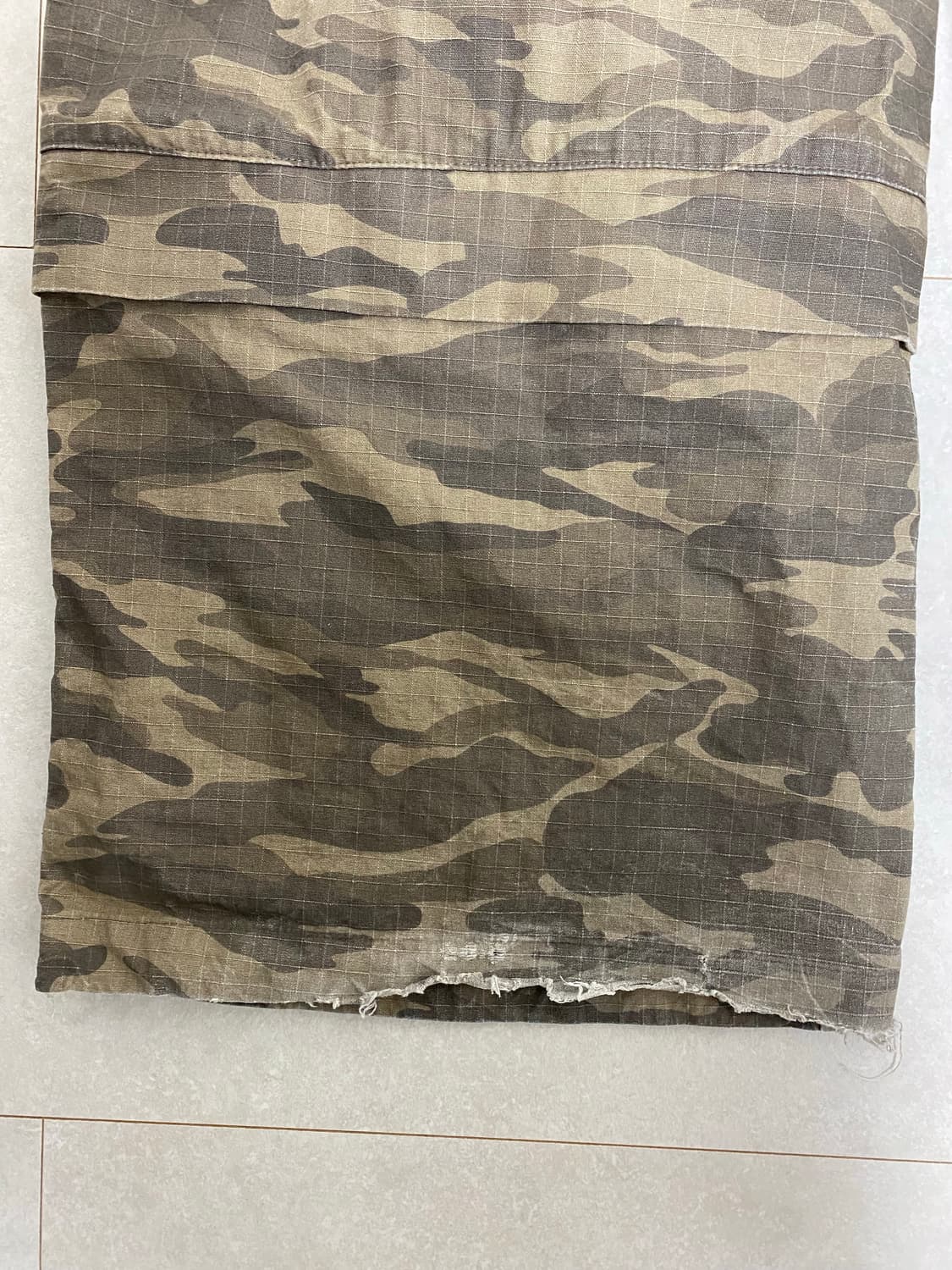 카미엔 타이탄 배기팬츠 크림카모(m)팝니다 상품이미지4