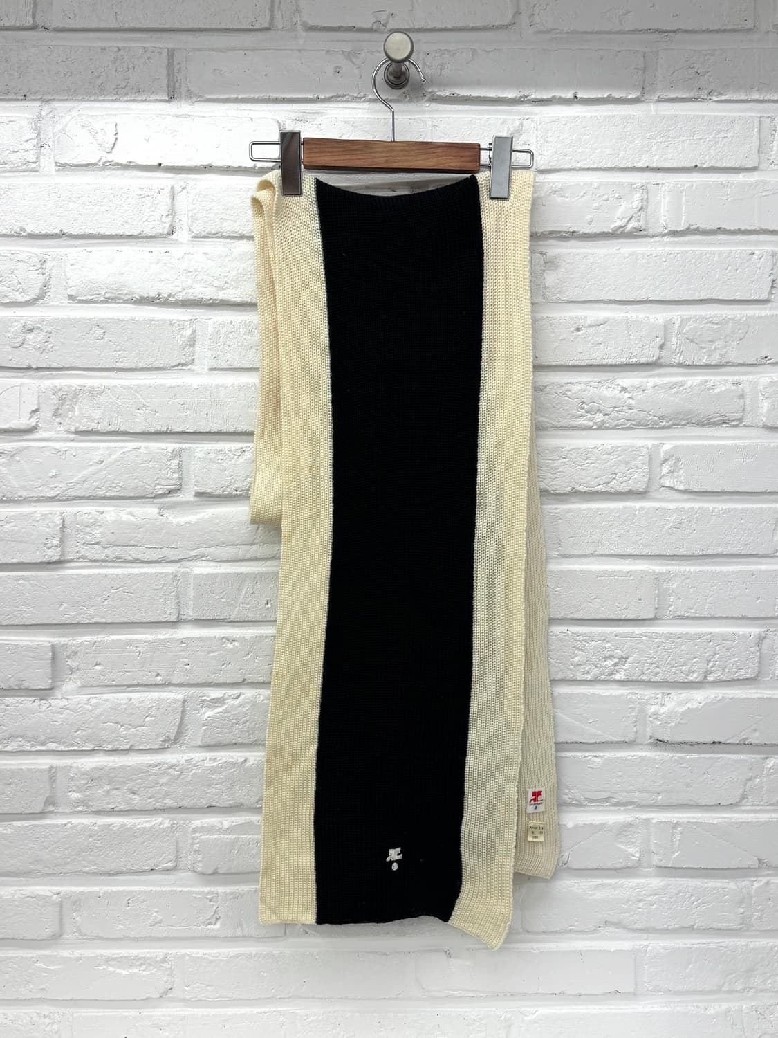 꾸레쥬 블랙 아이보리 울혼방 니트 머플러 상품이미지1