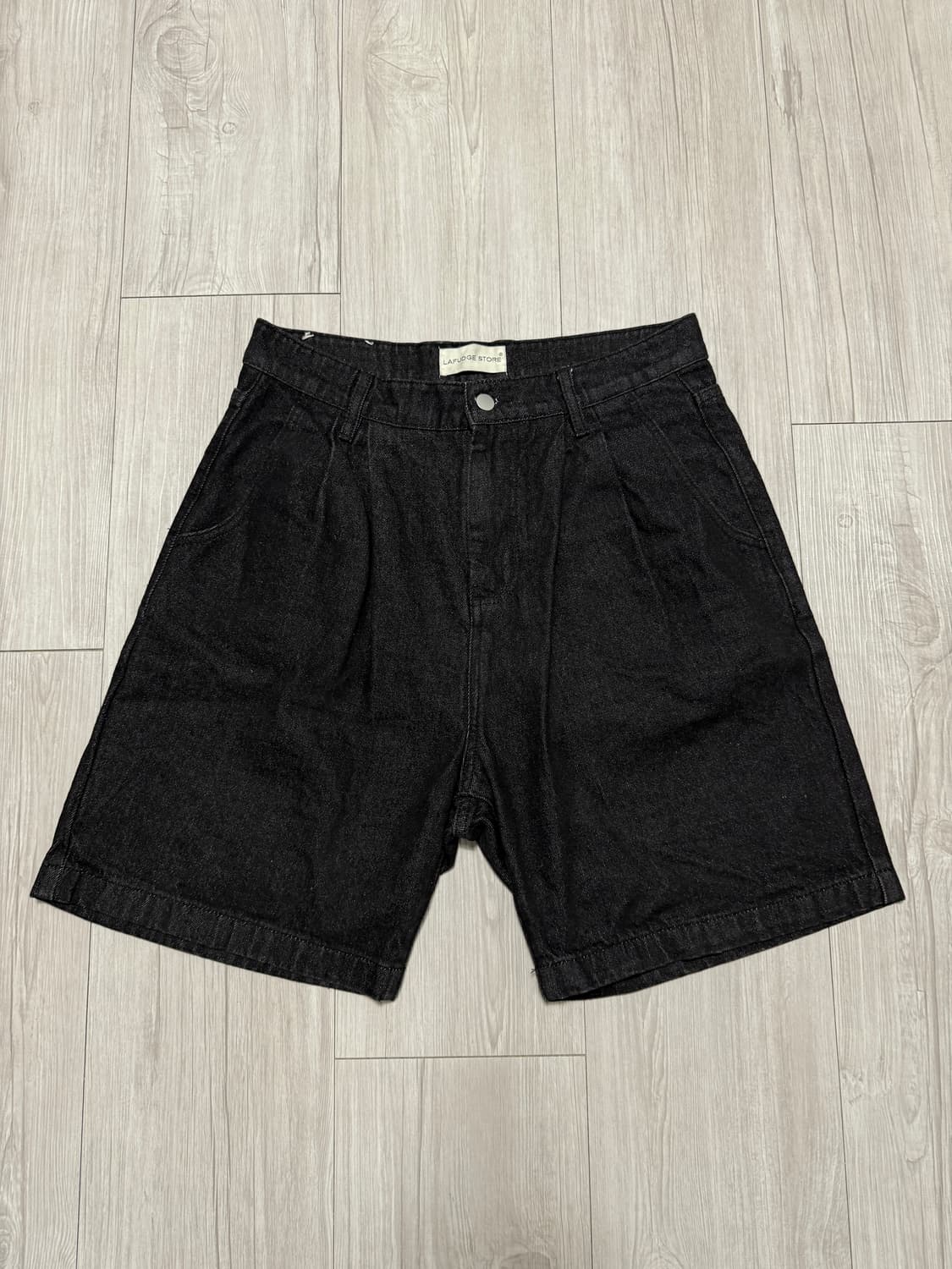 [L] 라퍼지스토어 버뮤다 원턱 워싱 팬츠 블랙 데님 상품이미지1