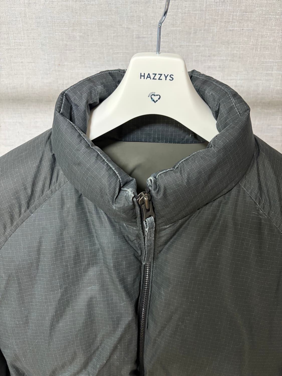 [M] 헤지스x하바티 구스다운 푸퍼 차콜 상품이미지2